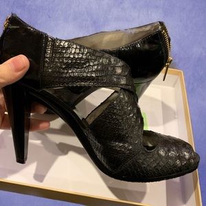 Michael Kors Black leather heels